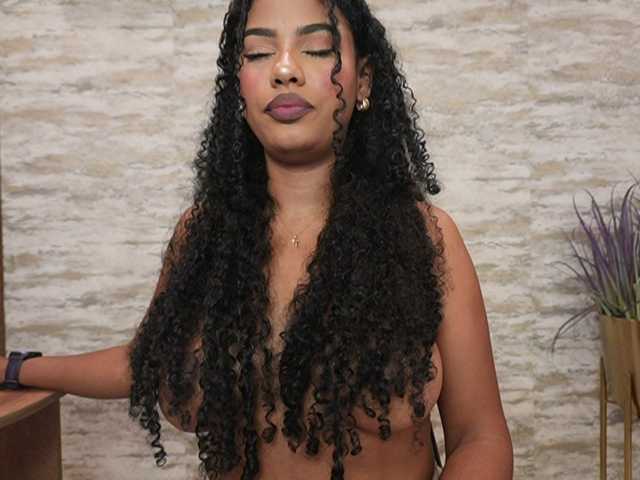 Nahomixjones live cam on BongaCams