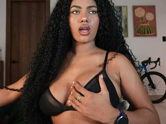 Nahomixjones live cam on BongaCams
