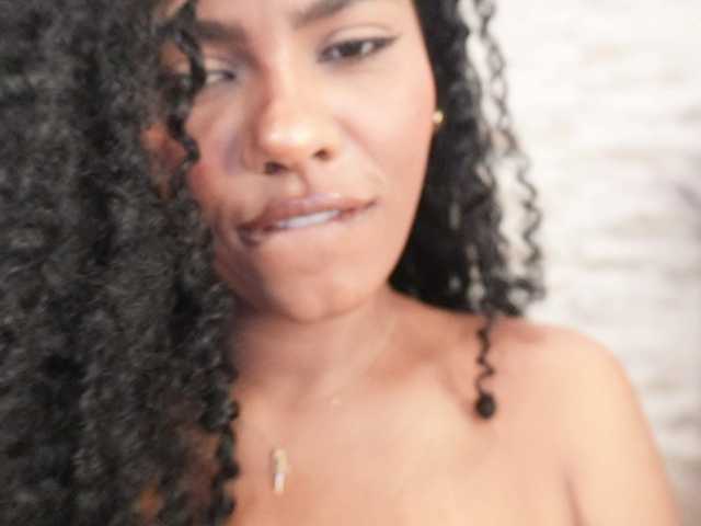 Nahomixjones live cam on BongaCams