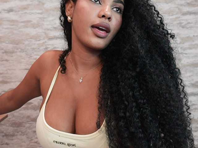 Nahomixjones live cam on BongaCams