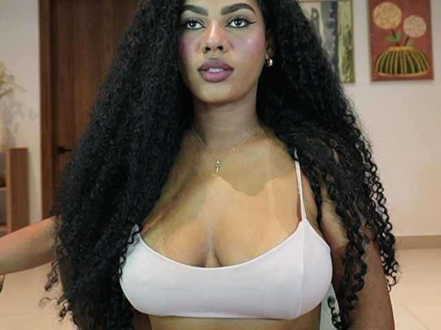Nahomixjones live cam on BongaCams