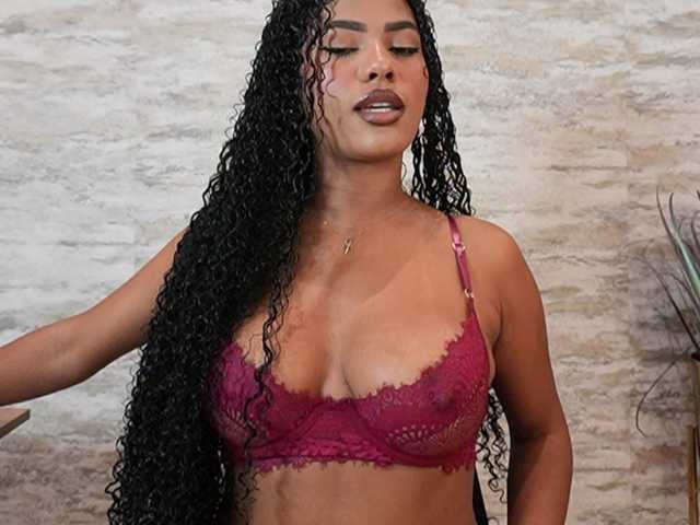 Nahomixjones live cam on BongaCams