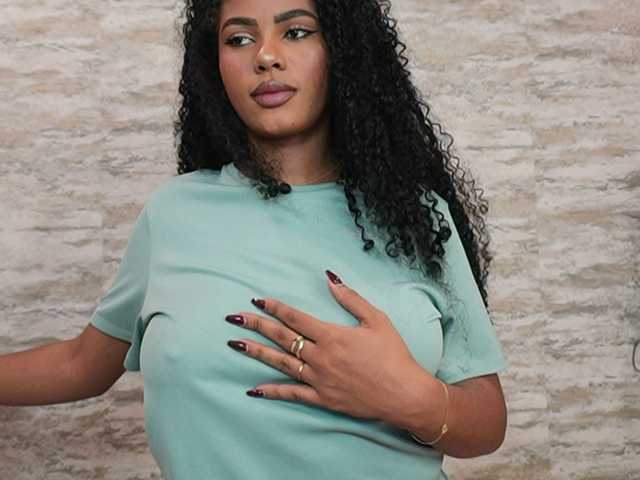 Nahomixjones live cam on BongaCams