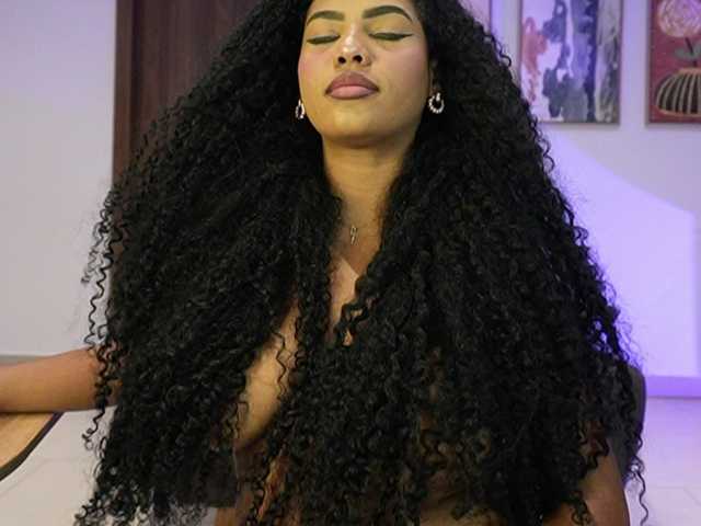 Nahomixjones live cam on BongaCams