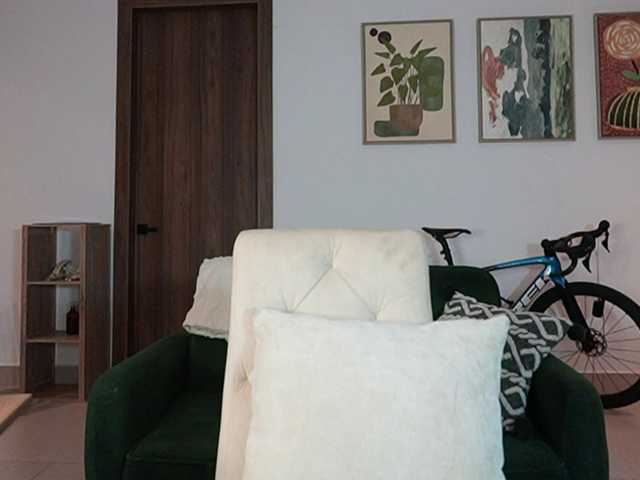 Nahomixjones live cam on BongaCams