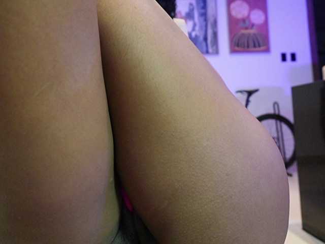 Nahomixjones live cam on BongaCams