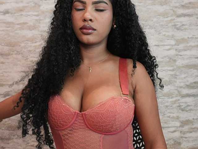 Nahomixjones live cam on BongaCams