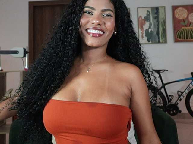 Nahomixjones live cam on BongaCams