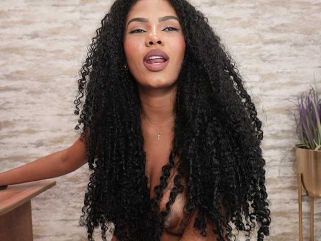 Nahomixjones live cam on BongaCams