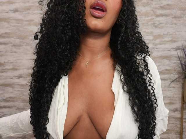 Nahomixjones, en directo ahora en BongaCams