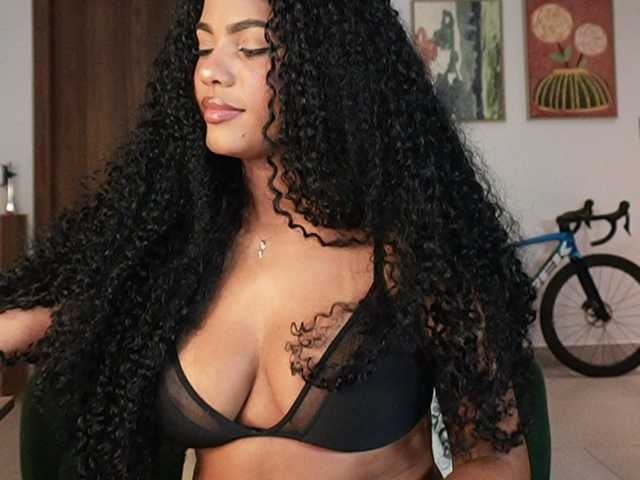 Nahomixjones live cam on BongaCams