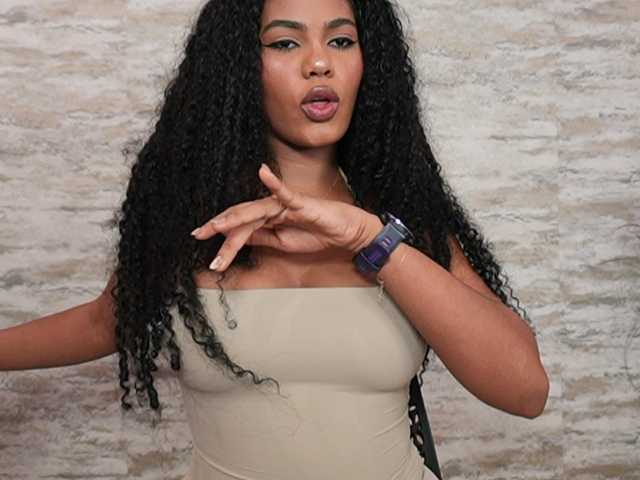 Nahomixjones live cam on BongaCams