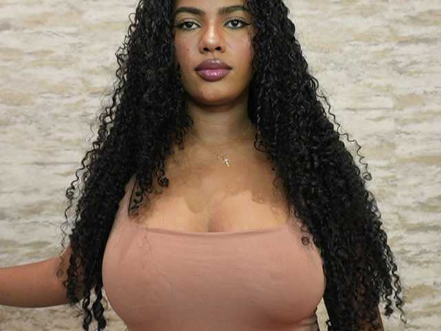 Nahomixjones live cam on BongaCams