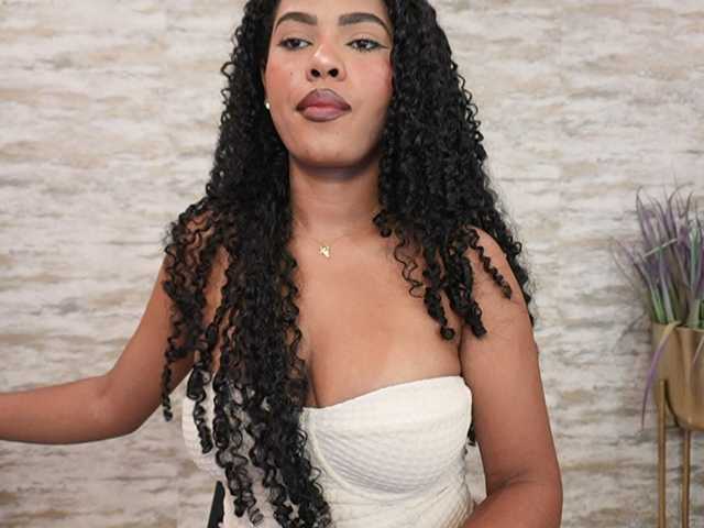 Nahomixjones live cam on BongaCams