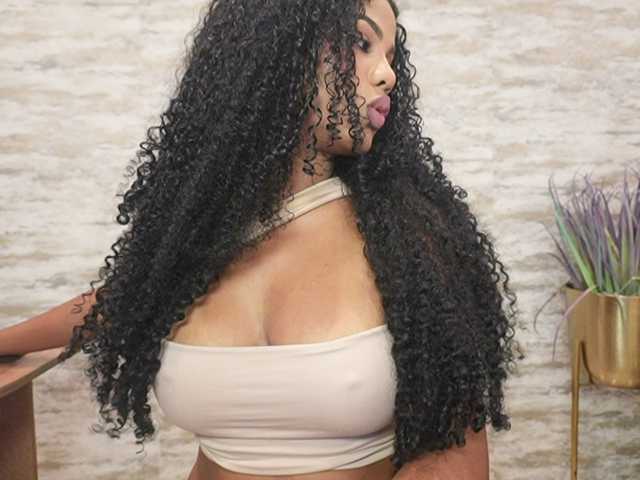 Nahomixjones live cam on BongaCams