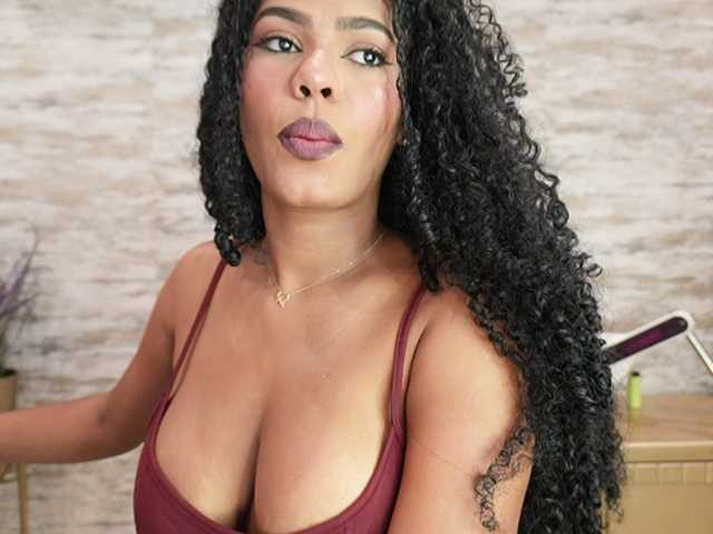 Nahomixjones live cam on BongaCams