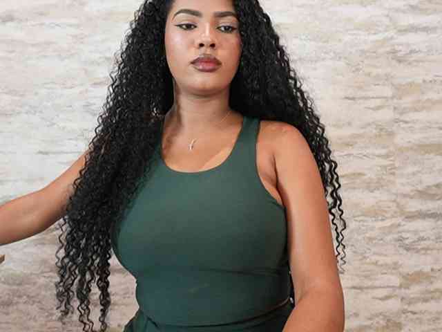 Modelo: Nahomixjones