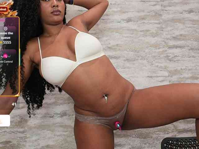 Modelo: Nahomixjones