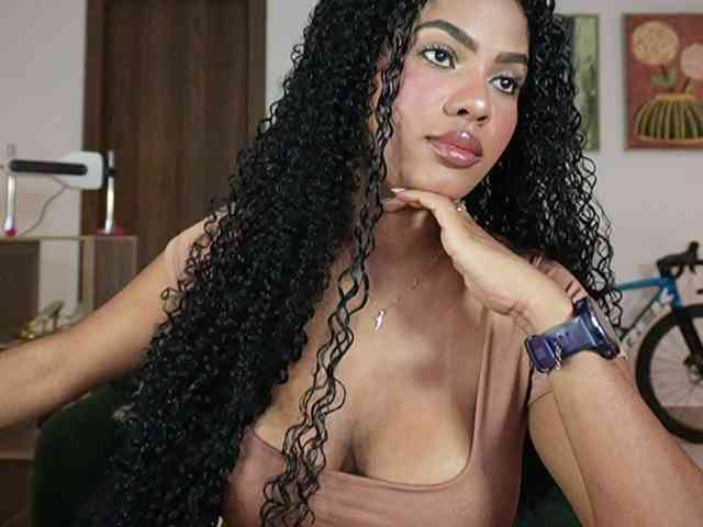 Modelo: Nahomixjones
