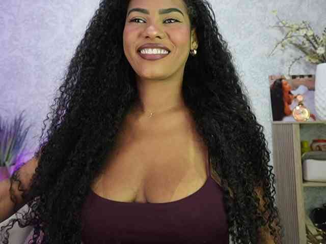 Modelo: Nahomixjones