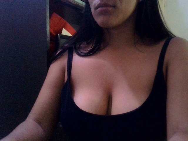 Sofiabrunni live cam on BongaCams