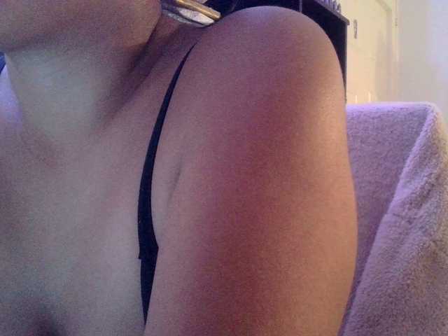 Sofiabrunni live cam on BongaCams