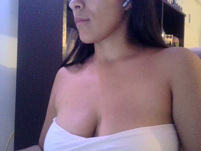 Sofiabrunni live cam on BongaCams