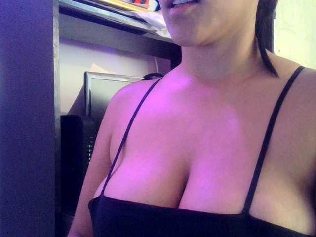 Sofiabrunni live cam on BongaCams
