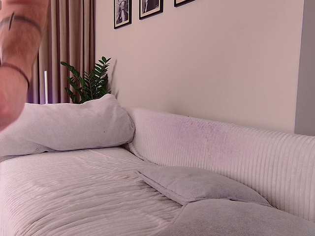 Vik1One1 live cam on BongaCams
