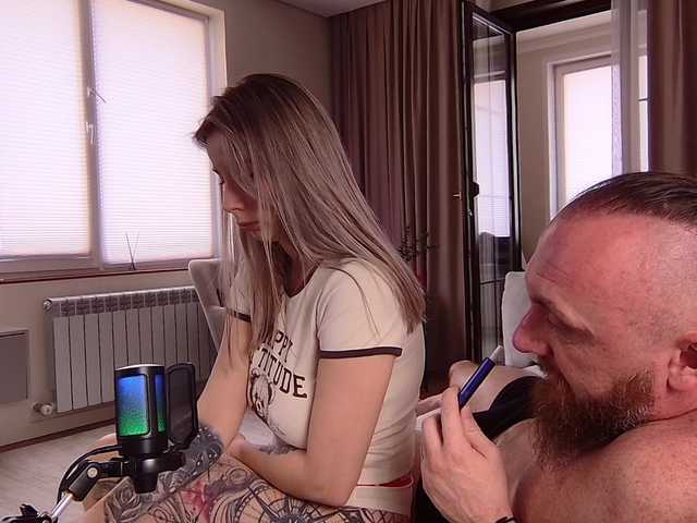 Vik1One1 live cam on BongaCams