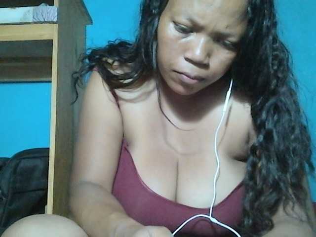 MIRANDAW live cam on BongaCams