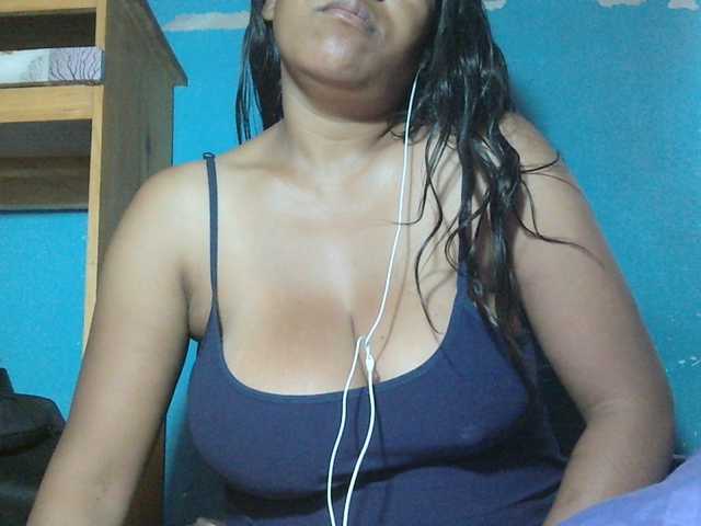 MIRANDAW live cam on BongaCams