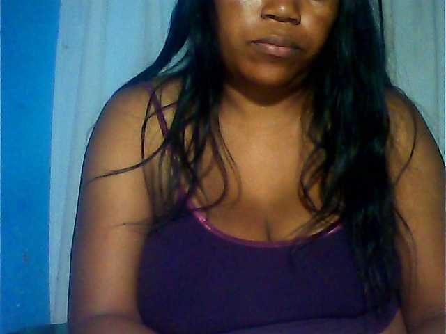 MIRANDAW live cam on BongaCams