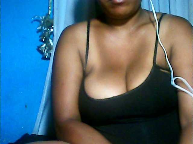 MIRANDAW's BongaCams show and profile