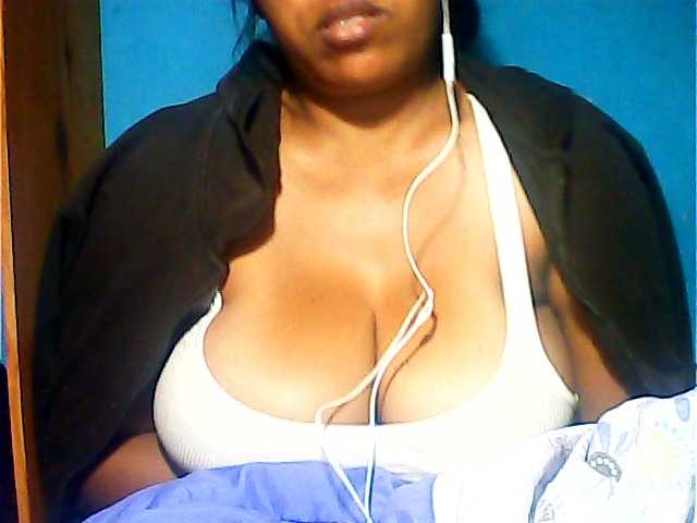 MIRANDAW live cam on BongaCams