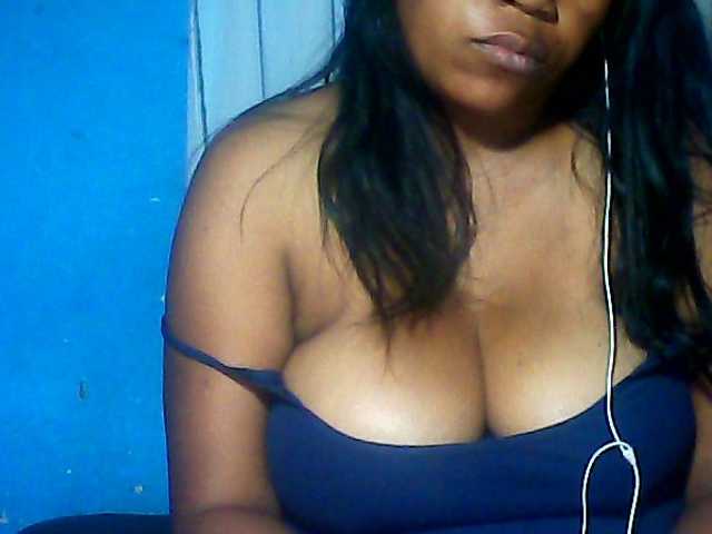 MIRANDAW live cam on BongaCams