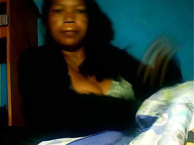MIRANDAW live cam on BongaCams