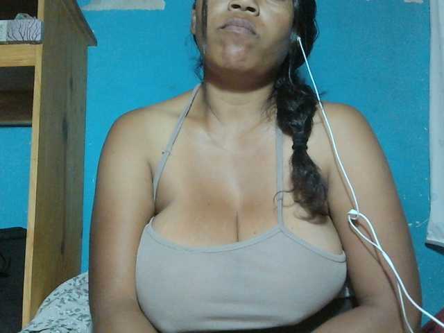 MIRANDAW, en vivo ahora en BongaCams