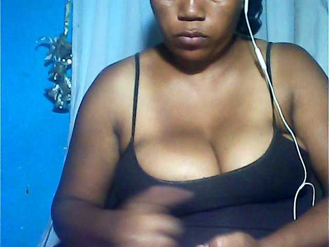 MIRANDAW's BongaCams show and profile