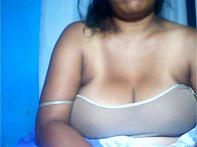 MIRANDAW's BongaCams show and profile