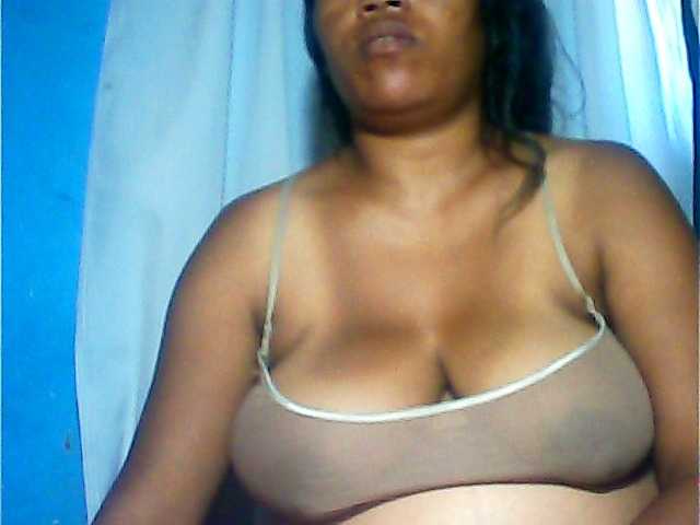 MIRANDAW's BongaCams show and profile