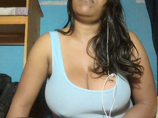 MIRANDAW live cam on BongaCams