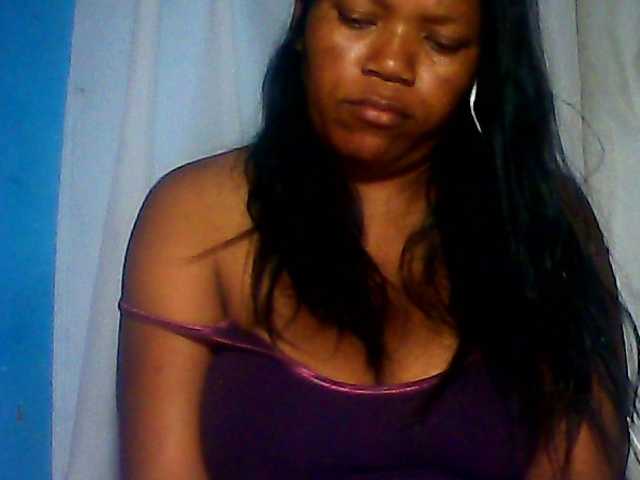 MIRANDAW live cam on BongaCams