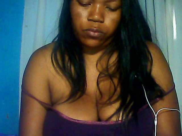 MIRANDAW live cam on BongaCams