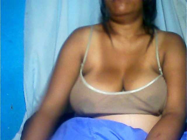 MIRANDAW's BongaCams show and profile