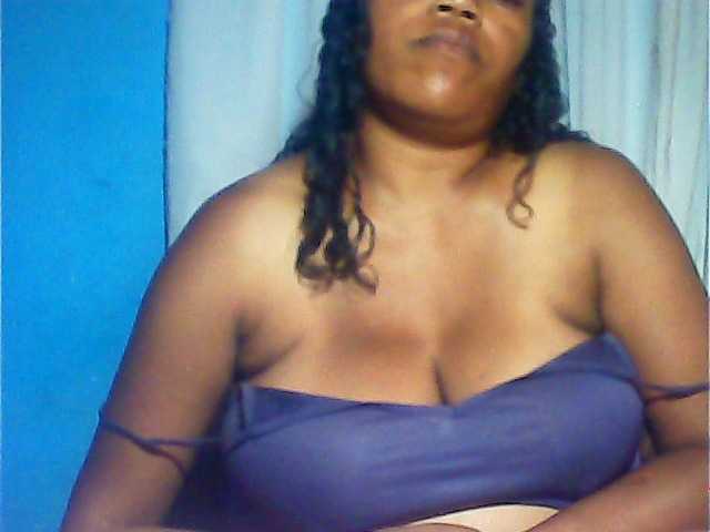 MIRANDAW's BongaCams show and profile