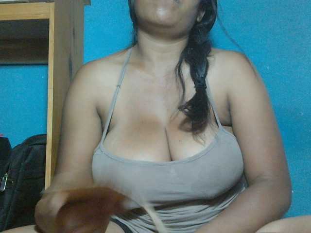 MIRANDAW live cam on BongaCams