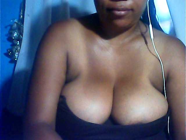 MIRANDAW's BongaCams show and profile