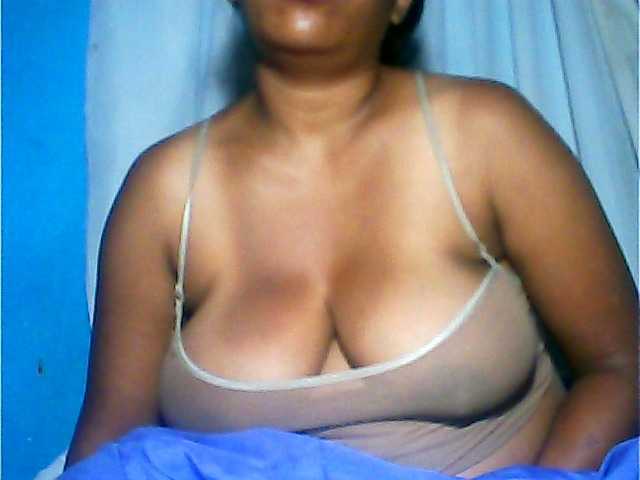 MIRANDAW's BongaCams show and profile