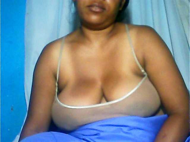 MIRANDAW's BongaCams show and profile